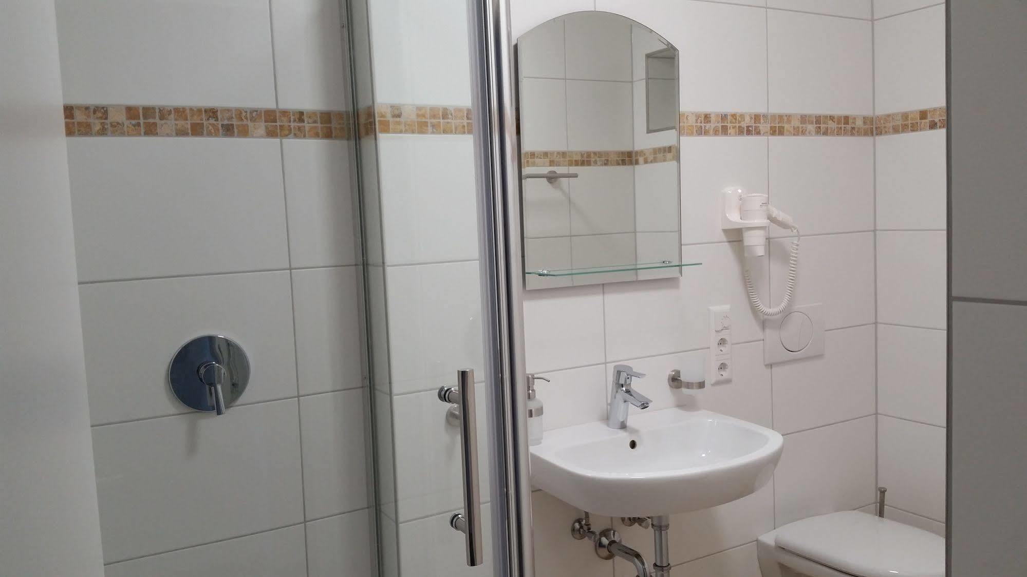 Schaefer Boardinghouse Aparthotel Gröbenzell Buitenkant foto
